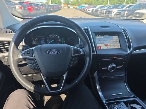 Used 2019 Ford Edge Titanium w/ Equipment Group 301A AWD/4WD image 23