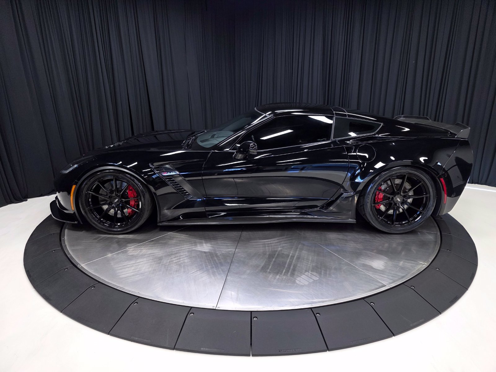 Used 2016 Chevrolet Corvette Z06 w/ 2LZ Preferred Equipment Group RWD image 11