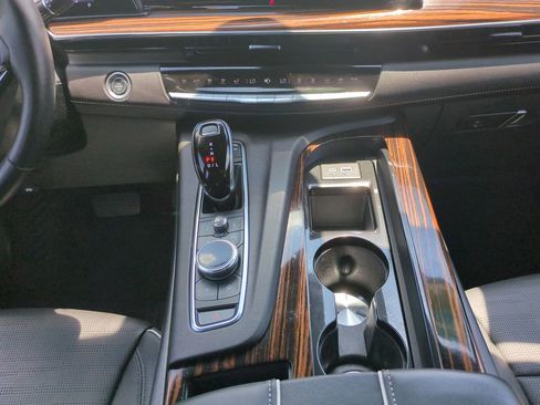 Used 2024 Cadillac Escalade Premium Luxury w/ LPO, Floor Liner Package image 18