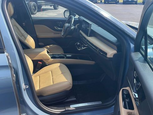 Used 2023 Lincoln Corsair Reserve w/ Equipment Group 201A AWD/4WD image 27