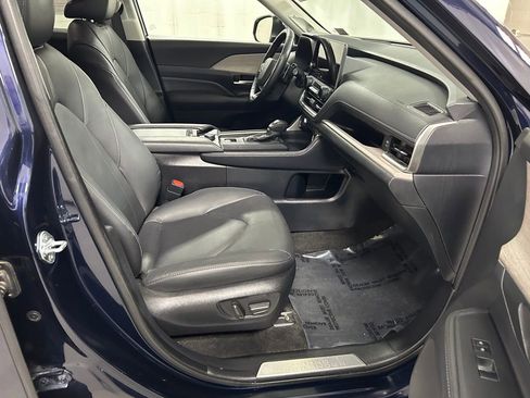 Used 2024 Toyota Grand Highlander Platinum AWD/4WD image 13