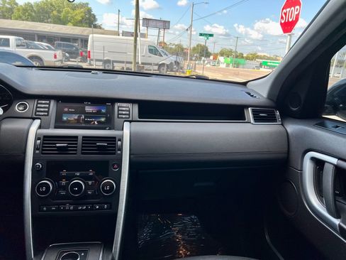 Used 2019 Land Rover Discovery Sport SE AWD/4WD image 36