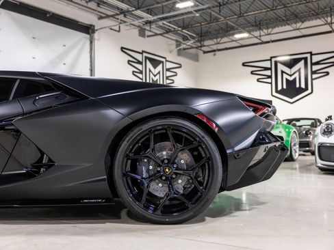 Used 2025 Lamborghini Revuelto image 19