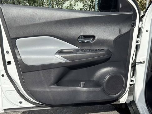 Used 2023 Nissan Kicks SR w/ SR Premium Package FWD image 18