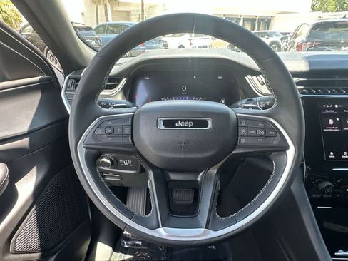 Used 2024 Jeep Grand Cherokee L Altitude RWD image 22