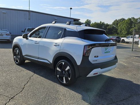 New 2025 Nissan Kicks SR image 7