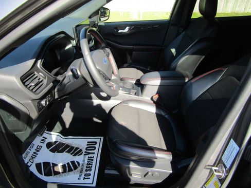 Used 2024 Ford Escape ST-Line w/ Tech Pack #1 AWD/4WD image 11