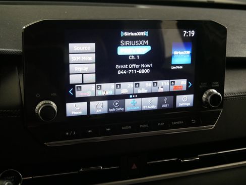 Used 2024 Mitsubishi Outlander SE image 22