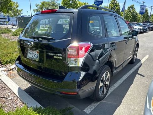 Used 2017 Subaru Forester 2.5i w/ Alloy Wheel Package AWD/4WD image 5