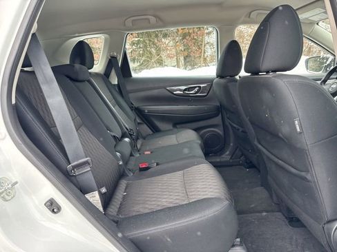 Used 2018 Nissan Rogue S image 22