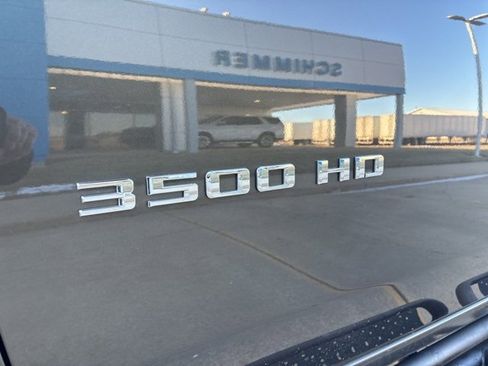Used 2022 Chevrolet Silverado 3500 LT w/ Convenience Package image 11