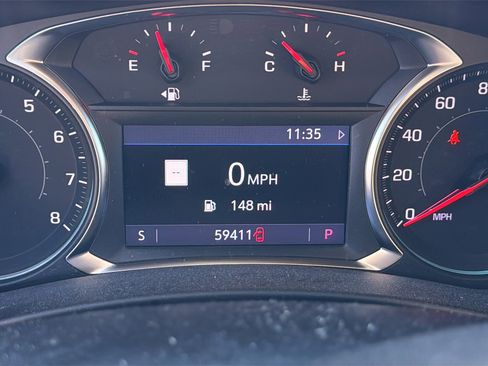 Used 2023 Chevrolet Equinox Premier image 11