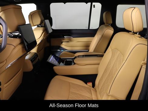 Used 2025 Jeep Grand Wagoneer L Series III w/ Rear Seat Video Group 1 AWD/4WD image 16
