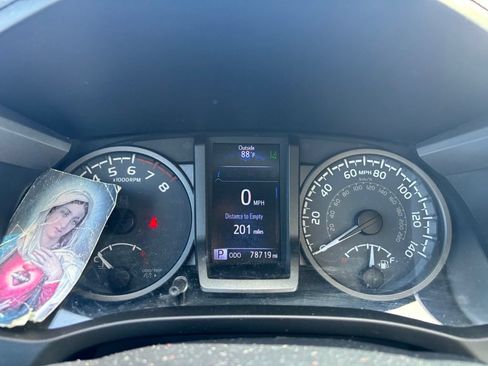 Used 2018 Toyota Tacoma TRD Sport RWD image 14
