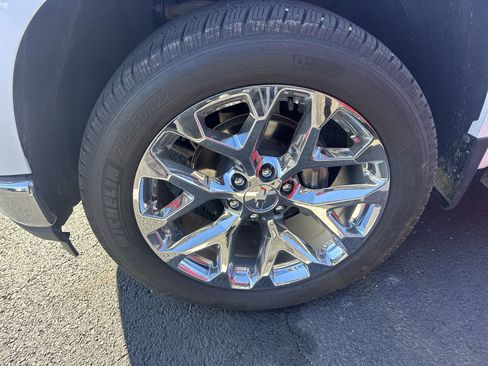 Certified 2021 Chevrolet Silverado 1500 LTZ image 2