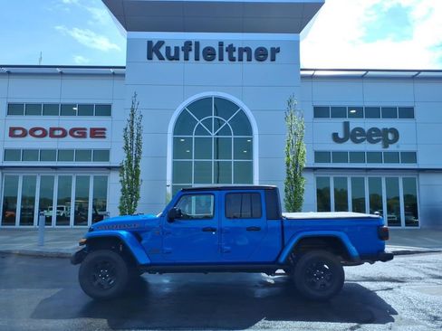 Used 2023 Jeep Gladiator Mojave w/ LED Lighting Group AWD/4WD image 1