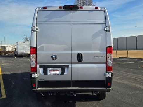 New 2025 RAM ProMaster 2500 w/ Quick Order Package 22G SLT image 8