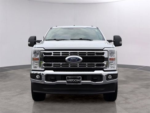 Used 2024 Ford F250 XLT w/ Snow Plow/Camper Package image 2