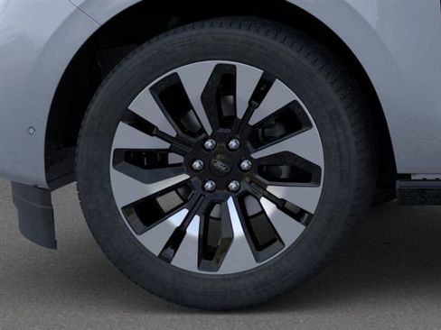 New 2025 Ford Expedition Platinum w/ Platinum Ultimate Package image 19