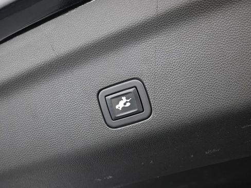 Used 2021 Chevrolet Suburban LT image 41