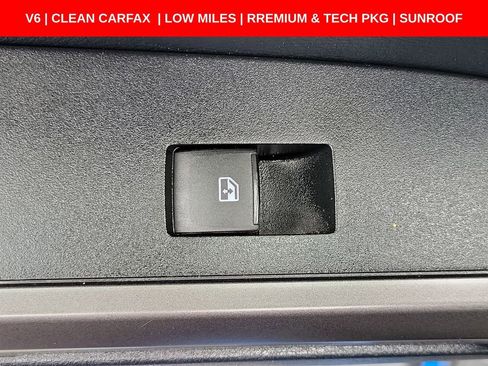 Used 2016 Toyota Tacoma TRD Sport w/ Premium & Technology Package RWD image 19