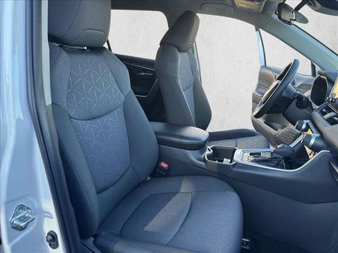 Used 2025 Toyota RAV4 XLE image 23