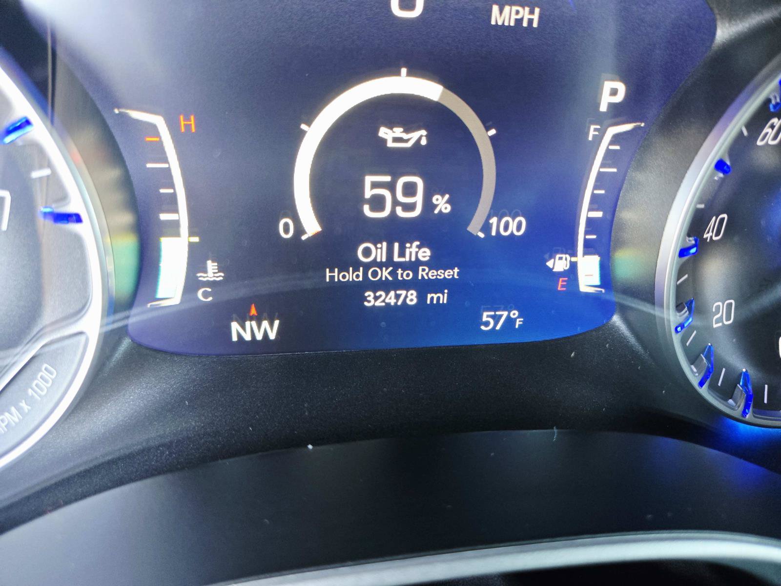 Used 2024 Chrysler Pacifica Touring-L FWD image 28