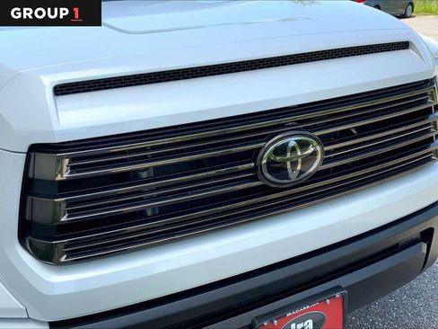Used 2021 Toyota Tundra Limited w/ Limited Premium Package AWD/4WD image 31