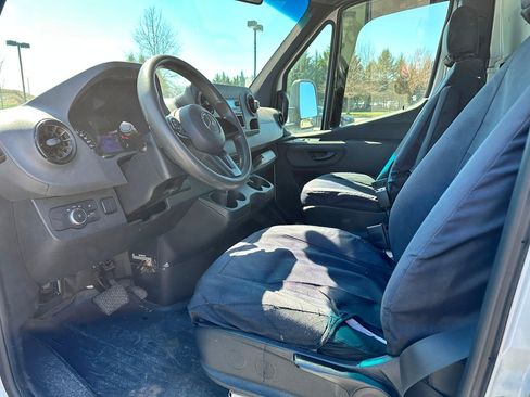 Used 2021 Mercedes-Benz Sprinter 4500 image 10