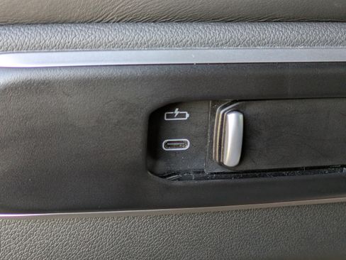 Used 2025 BMW X5 xDrive50e image 17