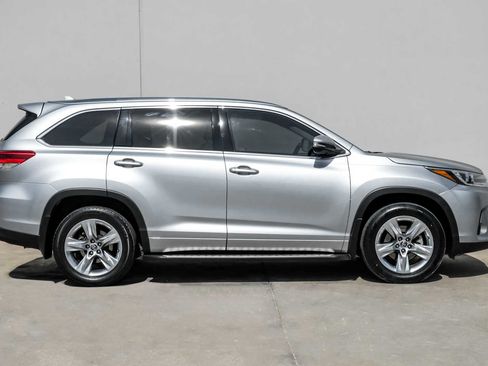 Used 2017 Toyota Highlander Limited image 8