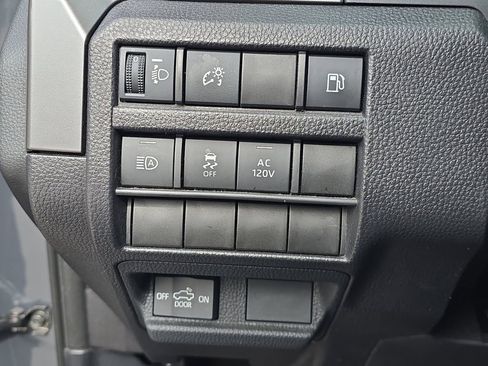 Used 2025 Toyota Tacoma TRD Sport image 21