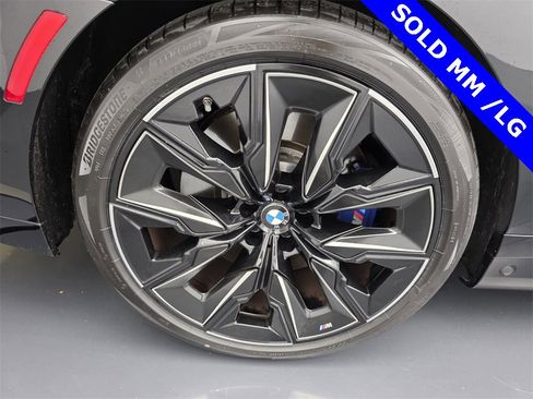 Used 2024 BMW 760i xDrive w/ Executive Package image 18