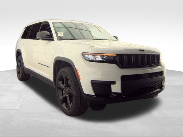 Used 2023 Jeep Grand Cherokee L Laredo AWD/4WD image 4