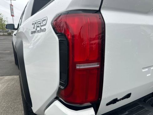 Used 2024 Toyota Tacoma TRD Off-Road image 10