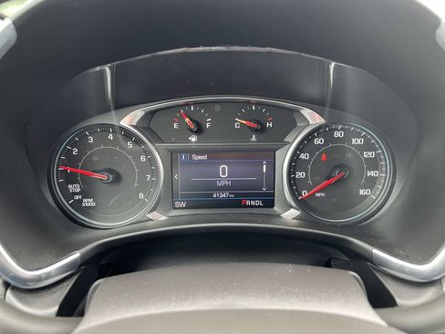 Used 2022 Chevrolet Equinox LS w/ LS Convenience Package image 9