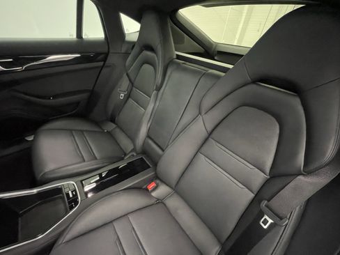 Certified 2023 Porsche Panamera image 23