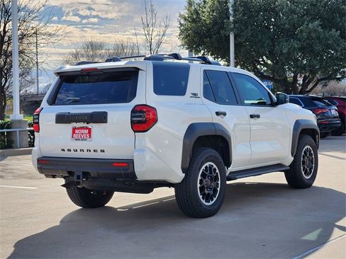 Used 2025 Toyota 4Runner TRD Off-Road image 3
