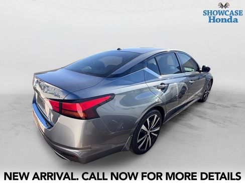 Used 2020 Nissan Altima 2.5 SR w/ Premium Package FWD image 5