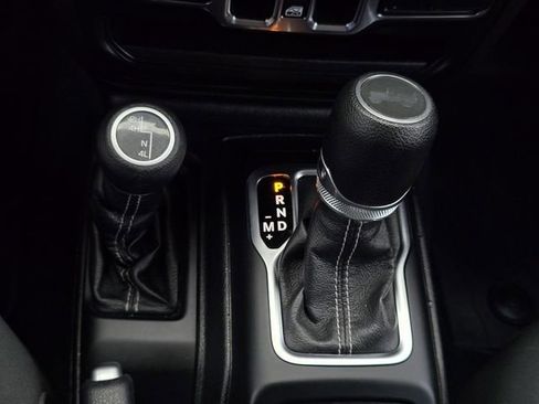 Used 2020 Jeep Wrangler Unlimited Sahara AWD/4WD image 29
