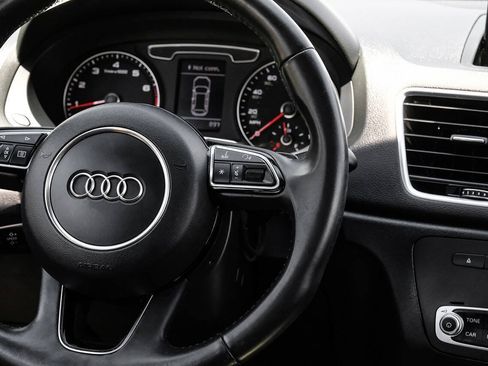 Used 2018 Audi Q3 2.0T Premium Plus w/ Premium Plus Package FWD image 24