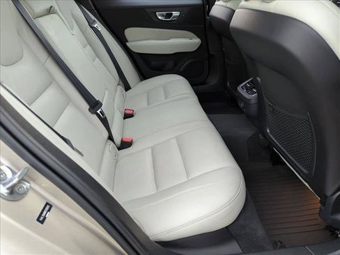Used 2024 Volvo V60 B5 Cross Country Ultimate w/ Protection Package Premier AWD/4WD image 20