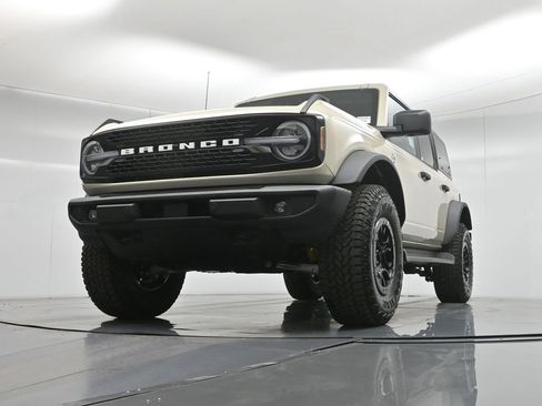 New 2026 Ford Bronco Outer Banks w/ Sasquatch Package image 45