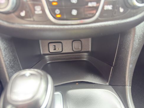 Used 2018 Chevrolet Equinox LT FWD image 20