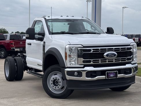 New 2026 Ford F550 4x4 Regular Cab Super Duty image 2