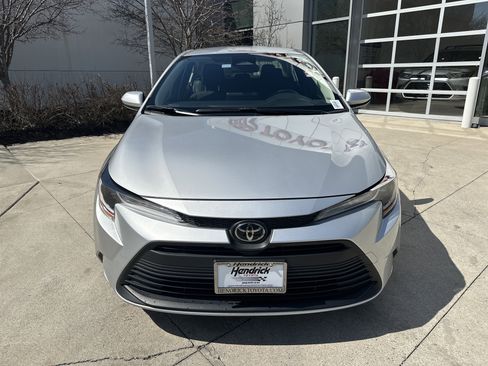 Used 2023 Toyota Corolla LE image 5