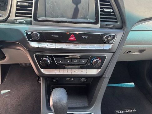 Used 2018 Hyundai Sonata ECO FWD image 3