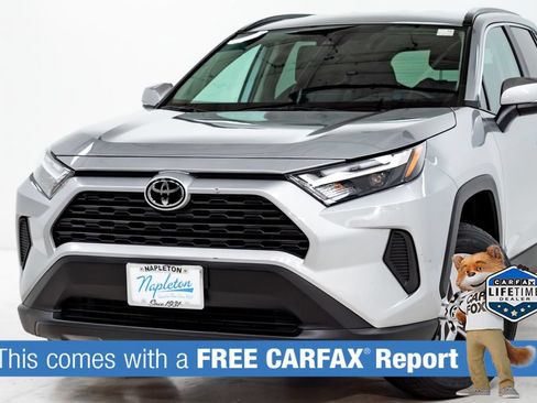 Used 2025 Toyota RAV4 XLE AWD/4WD image 2