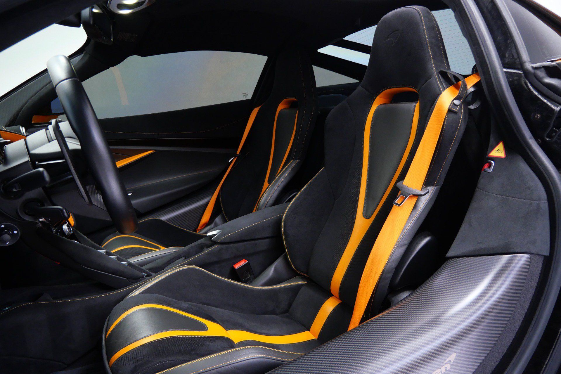 Used 2022 McLaren 720S Performance RWD image 25