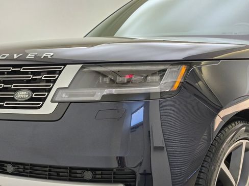 Used 2025 Land Rover Range Rover Autobiography AWD/4WD image 5